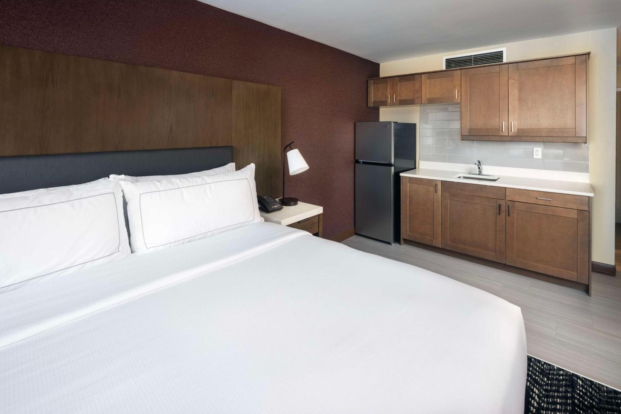 Doubletree By Hilton Manhattan, Ks Dış mekan fotoğraf