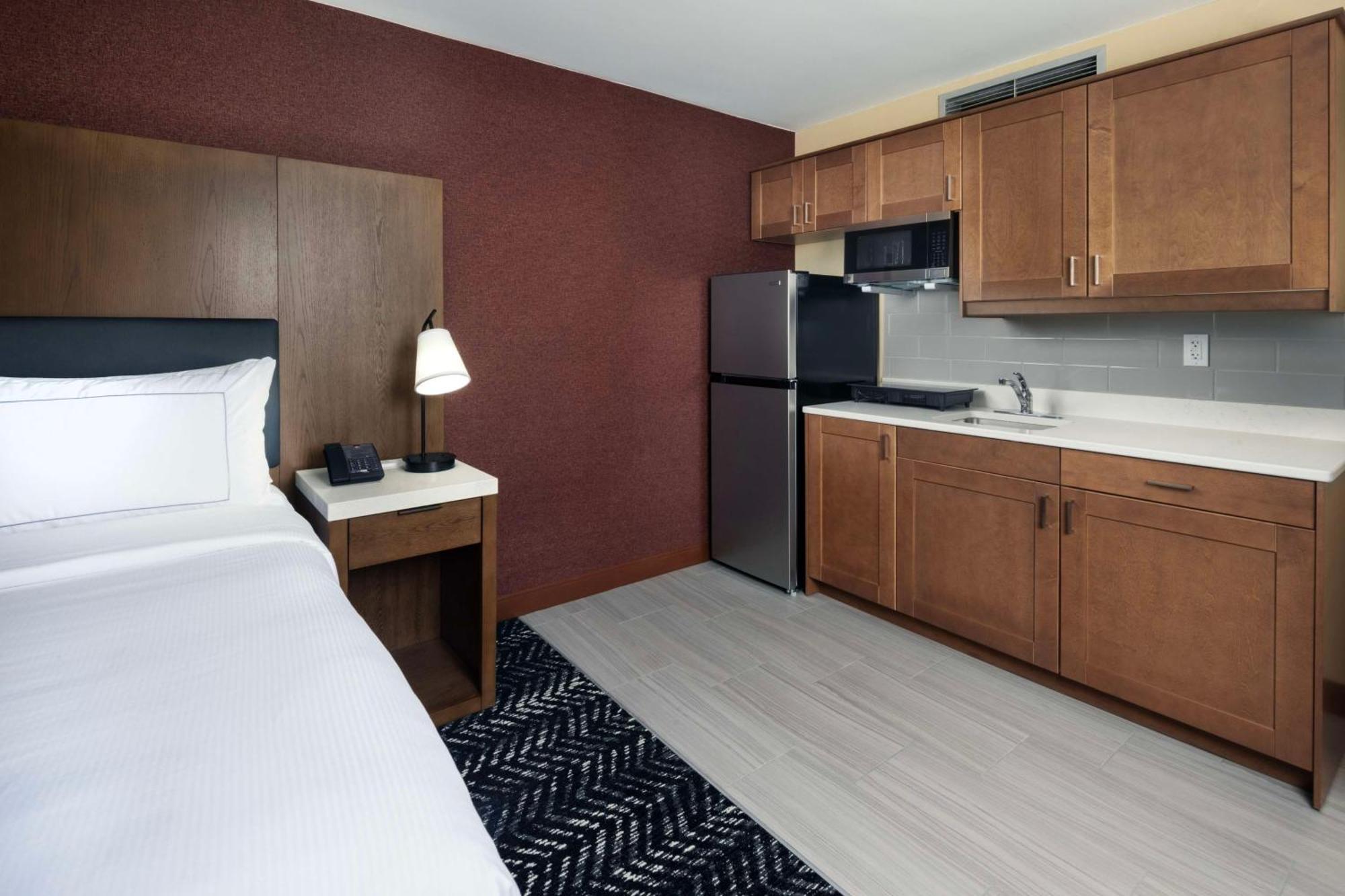 Doubletree By Hilton Manhattan, Ks Dış mekan fotoğraf