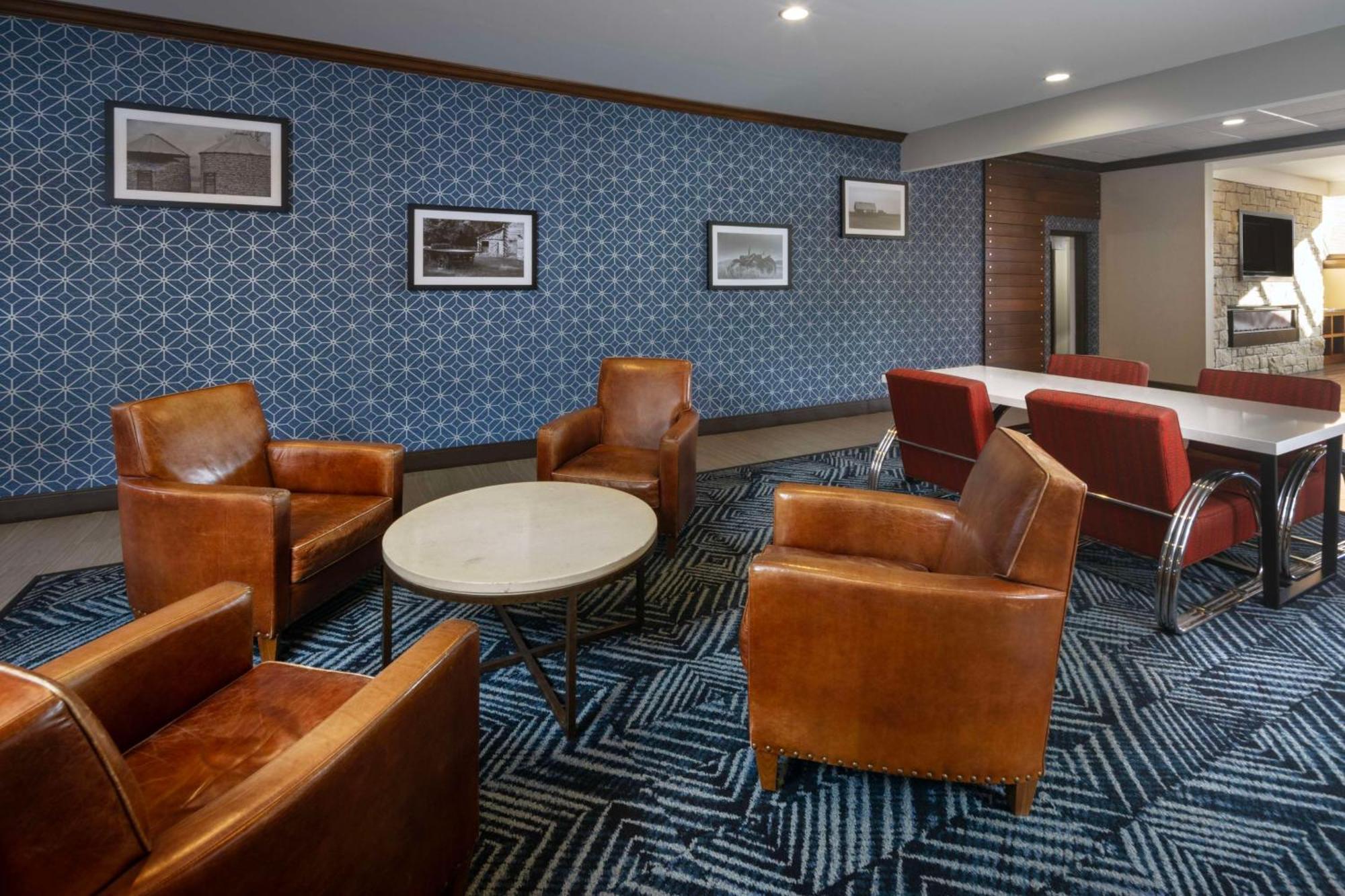 Doubletree By Hilton Manhattan, Ks Dış mekan fotoğraf